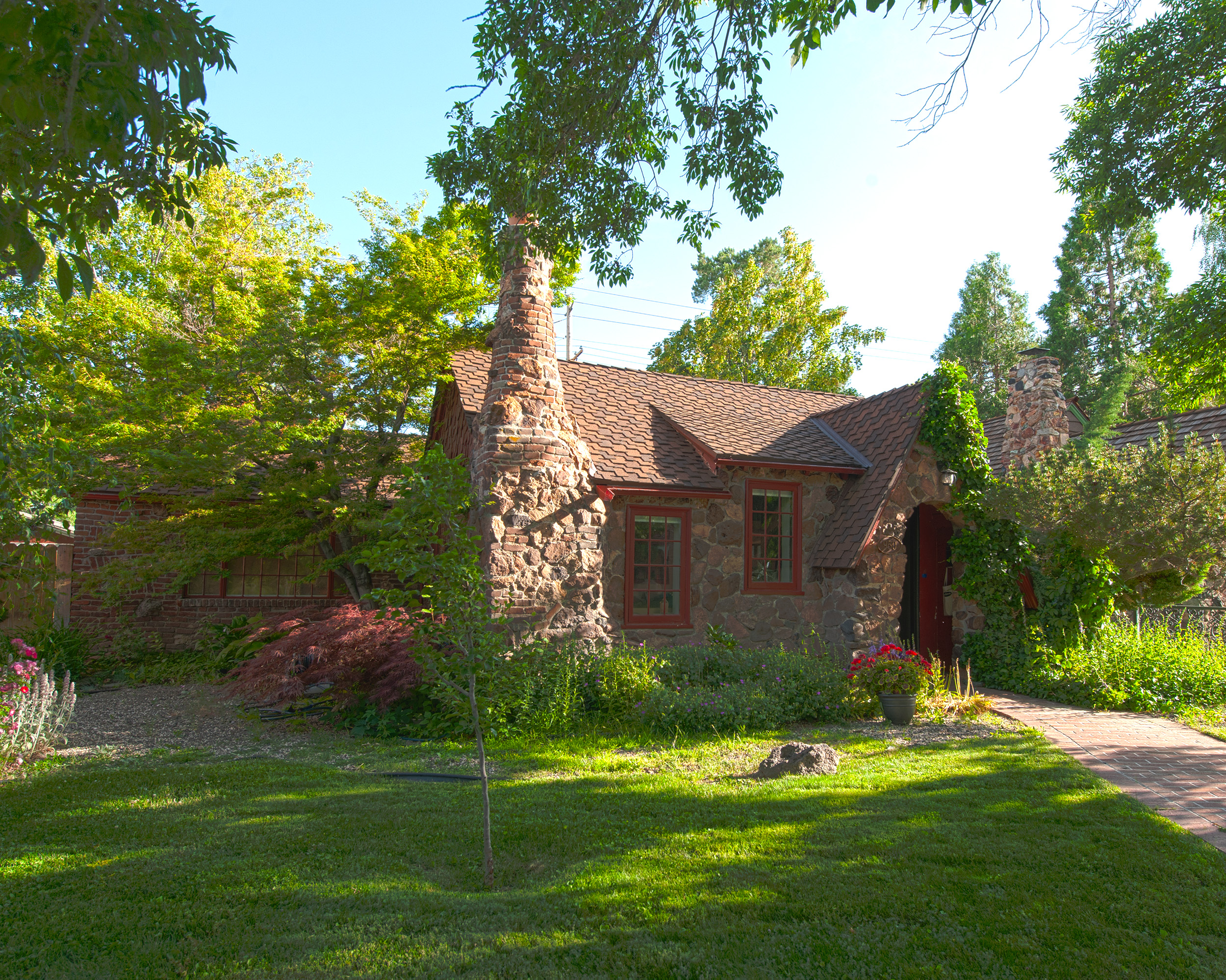 950 Joaquin Miller Drive